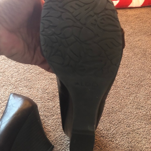 Brown leather platform heels by Aldo size 10. - Picture 2 of 2